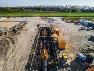 Trenchless pipeline installation in one step